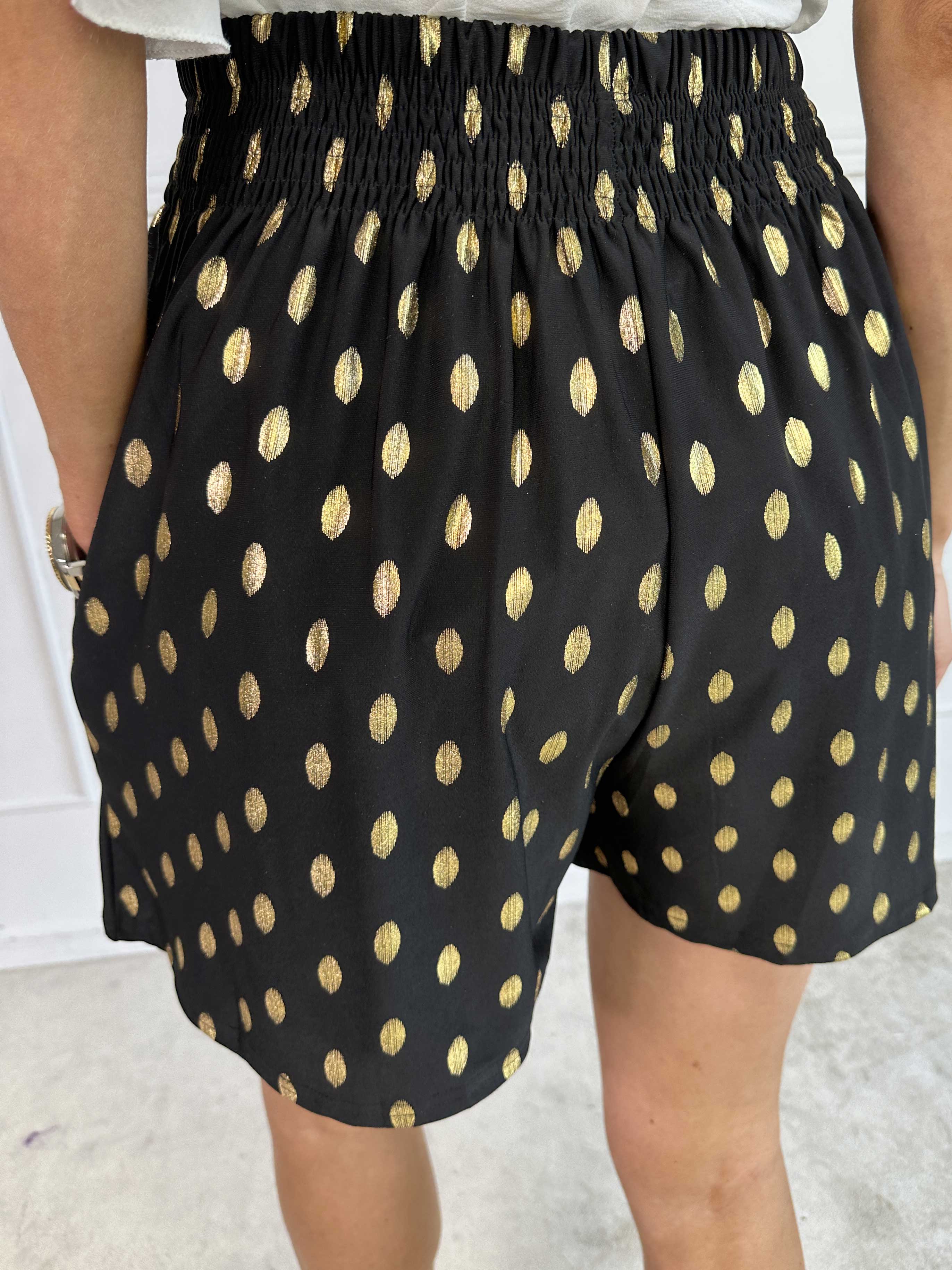 Pams Dot Shorts - Løse shorts i elastisk stof med guld dutter